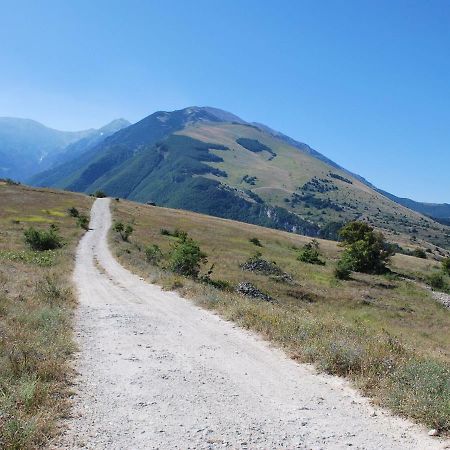 Belvilla By Oyo Villa Insieme San Valentino in Abruzzo Citeriore ภายนอก รูปภาพ